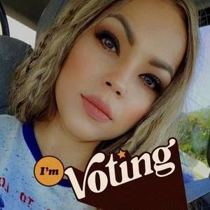 Meet your Posher, Desiree